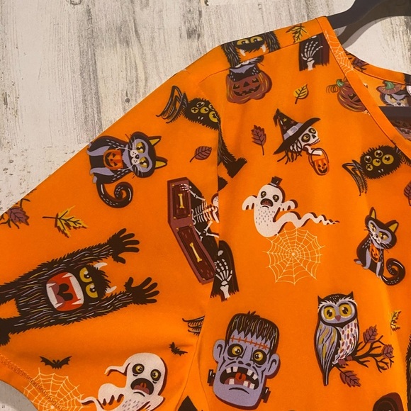 ScrubStar Orange And Black Halloween Monster Scrub Top 2X - Picture 3 of 8